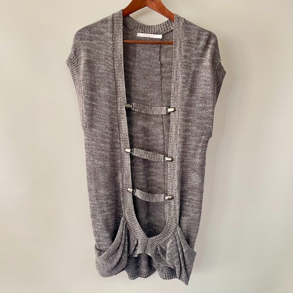 Lauren Vidal gray tunic vest in size small.